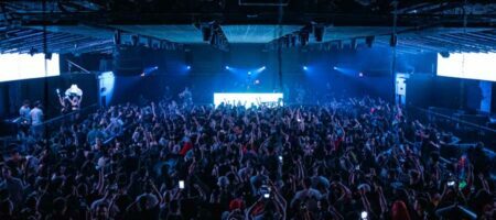 Events und Festivals: Aufbau einer Bühne