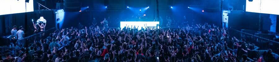 Events und Festivals: Aufbau einer Bühne